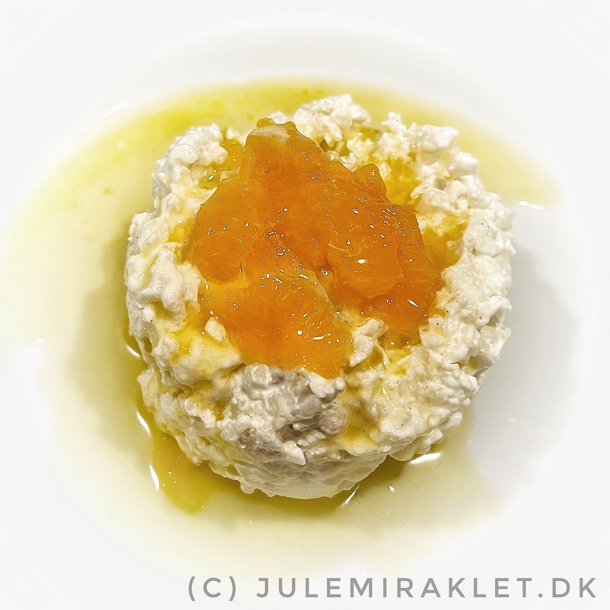Risalamande, ristede mandler, mandarinsauce